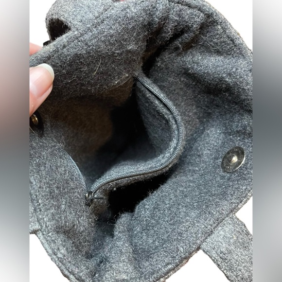 Small Gray Felted Wool Tote W/ Hand Embroidered Grapes 100% Wool 11.25” x 9” - Picture 7 of 7